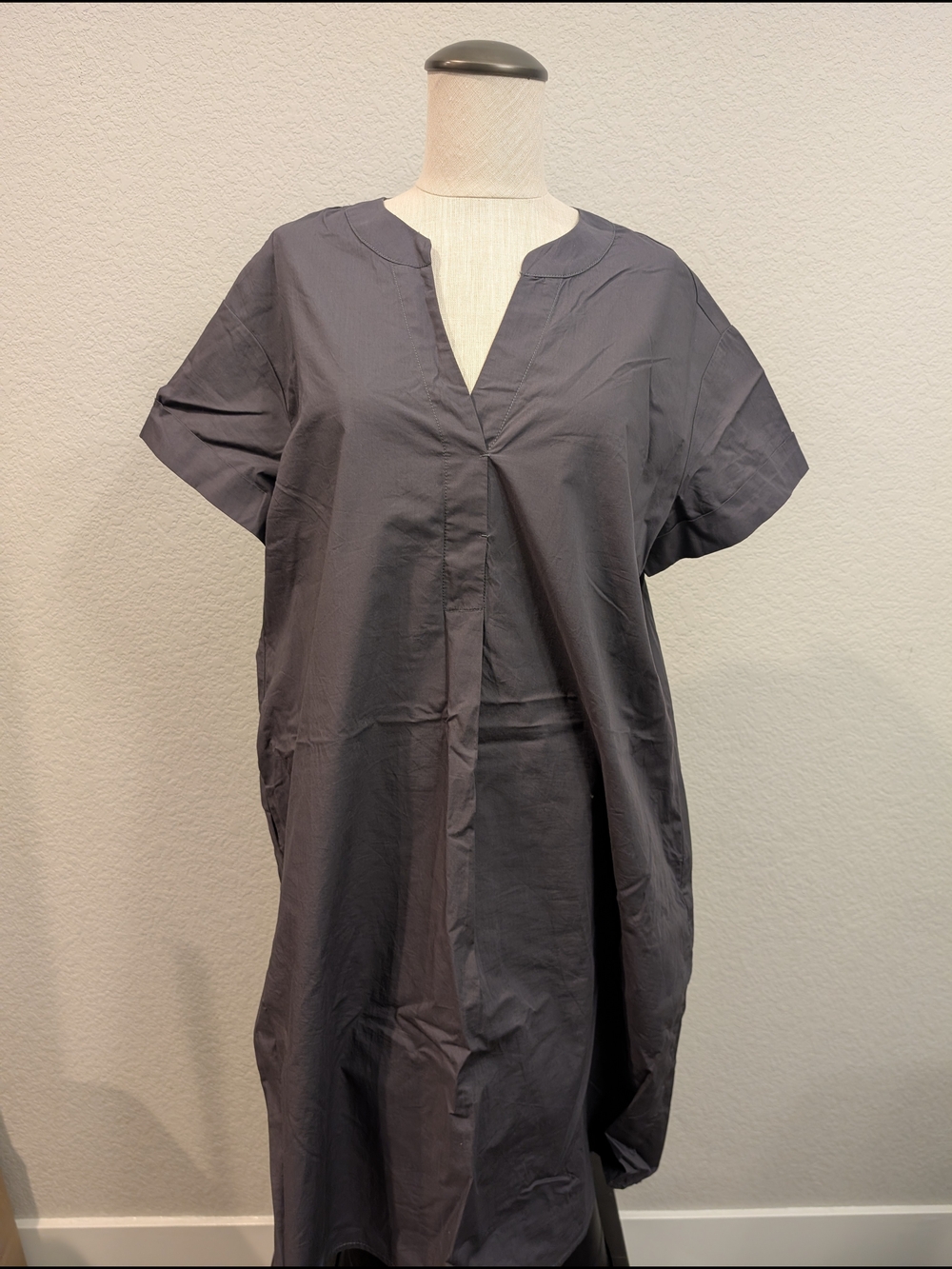 Jake*s Sz L/40 Minimalist Slate Gray V-Neck Shift Dress w/ Pockets